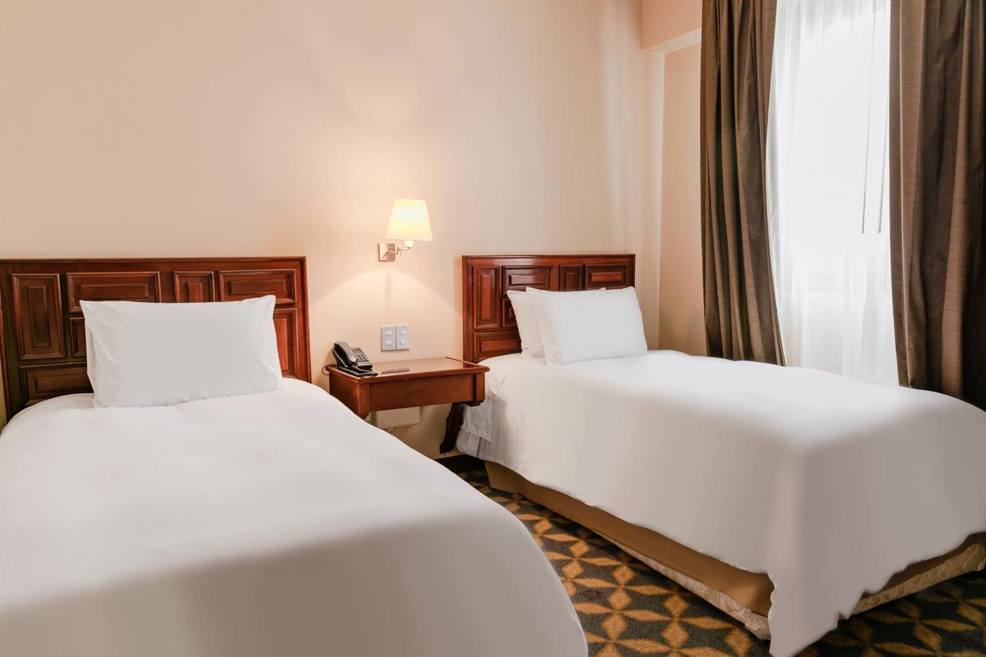 Costa Del Sol Trujillo Centro Hotell Exteriör bild